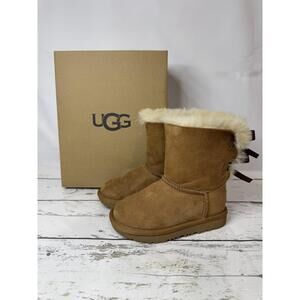 NIB UGG Toddler Bailey Bow II Boots Size 9 Chestnut Satin Bows Cozy Winter